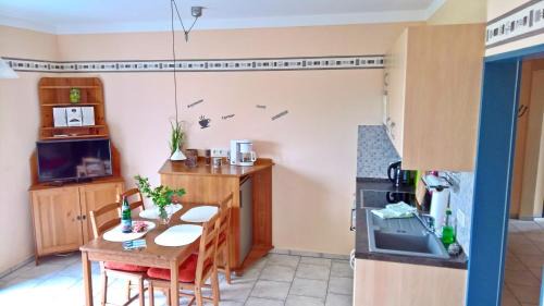 Hohen Wieschendorf Apartment | Ferienwohnung 2 - Zur Schwedenschanze - ABC562 - Nur Ferieng