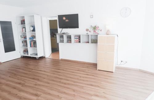 Uhldingen-Muehlhofen Apartment | Ferienwohnung SeeZeit Bodensee mit Pool und Sauna