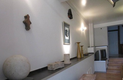 Ostliche Altstadt Apartment | Ferienwohnung im "mauerblümchen"