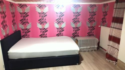 Friedberg Apartment | Ferienwohnung in Friedberg für max 9 Personen im UG