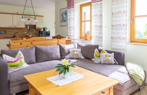 Altenkunstadt Apartment | Ferienwohnung mit großem Wohnraum und herrlichem Ausblick auf das Fichtelgebirge, kostenfreies WLAN