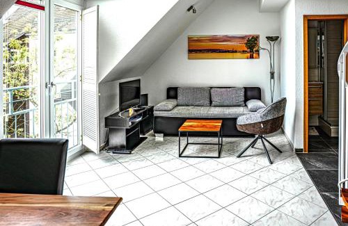 Petershausen-West Apartment | Ferienwohnung Seeblick Maisonette