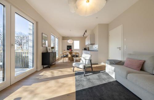 Warnemuende Apartment | Ferienwohnung Strom Acht - modern frisch inkl Stellplatz, Balkon - 200m zum Alten Strom