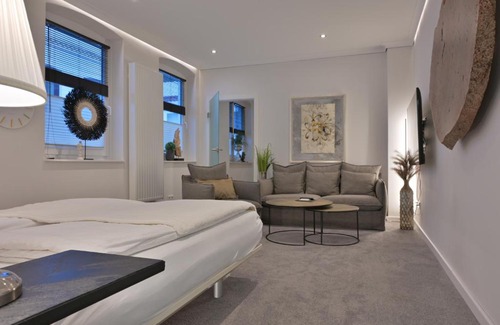 Flensburg Apartment | Ferienwohnung UHRWERK