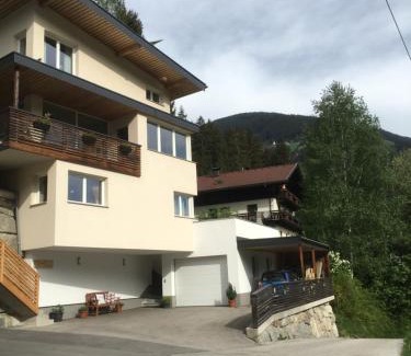 Hoarberg Apartment | Ferienwohnung Walder