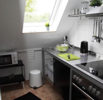 Vitzdorf Apartment | Ferienwohnung weißes Haus