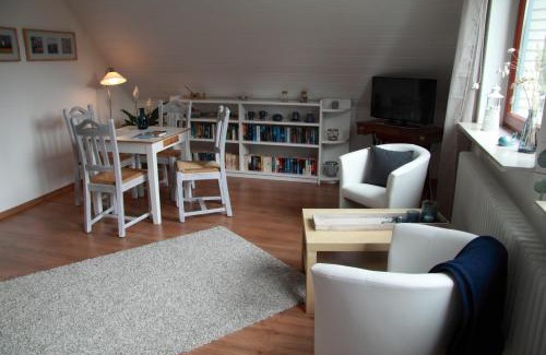 Vitzdorf Apartment | Ferienwohnung weißes Haus
