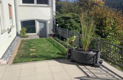 Edertal Apartment | Ferienwohnung Zur Sperrmauer