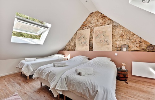 Boussy-Saint-Antoine Other | Fermette de Rochopt 13th century - 15 p. - Riverside & small wood - 30km Paris