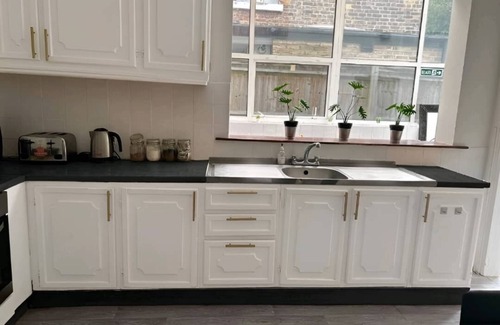 Balham Apartment | Fern Cozy Apartment 4 Wifi Parking