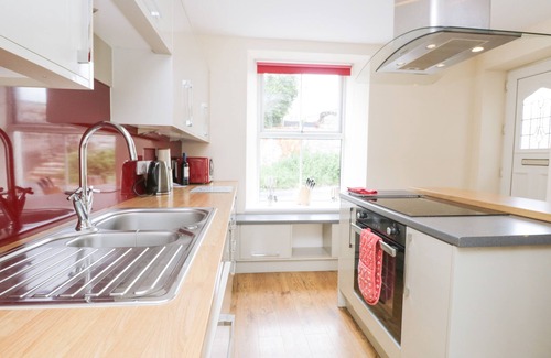 Allithwaite Cottage | FERNLEIGH COTTAGE, pet friendly, with open fire in Allithwaite