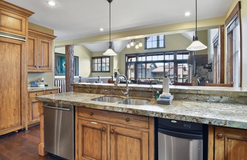 North Park City Cottage | Festive Dates Available! Luxury Ski-in, Ski-out Cottage with private Hot Tub