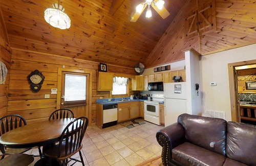 Pigeon Forge Cabin | Fever 1 Bedroom Cabin by RedAwning
