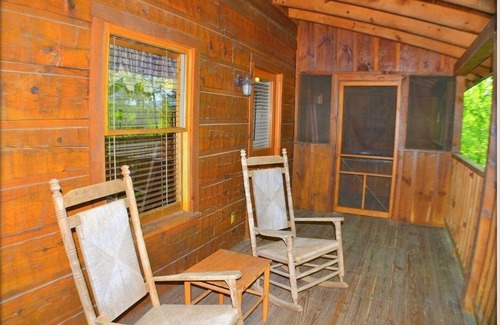 Pigeon Forge Cabin | Fever 1 Bedroom Cabin by RedAwning