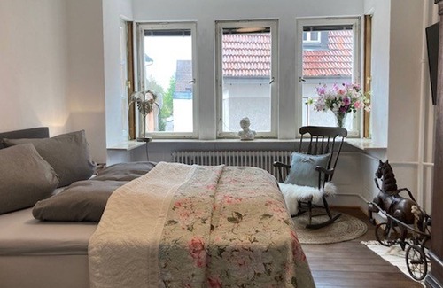 Muensingen Apartment | Fewo Luise 90qm, 2 Schlafräume, 2 Bäder, Dachterrasse, Max. 4 Personen