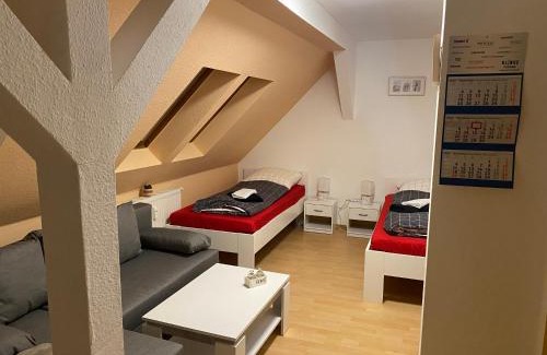 Plauen Apartment | FeWo WIEKO Plauen Leibnizstr. H3, DG rechts