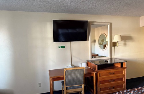 Bell Gardens Hotel | Fiesta Inn- Bell Gardens/Los Angeles