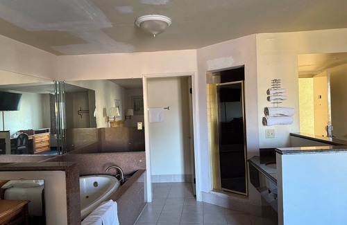 Bell Gardens Hotel | Fiesta Inn- Bell Gardens/Los Angeles