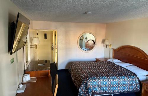 Bell Gardens Hotel | Fiesta Inn Los Angeles - Bell Gardens
