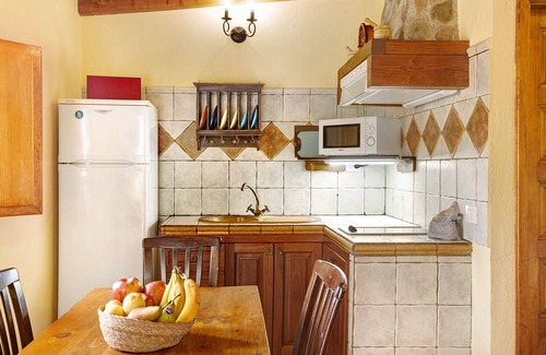 La Aldea de San Nicolas Villa | Finca "Casita Feliz" with Mountain View, Private Garden & Wi-Fi