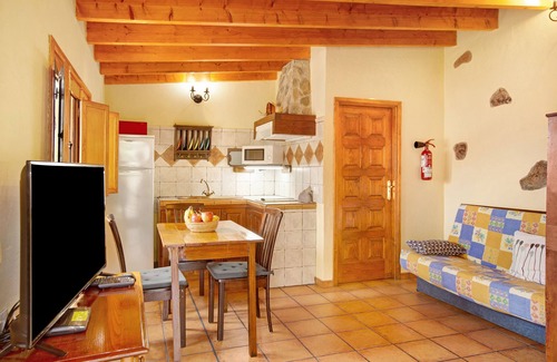 La Aldea de San Nicolas Villa | Finca "Casita Feliz" with Mountain View, Private Garden & Wi-Fi