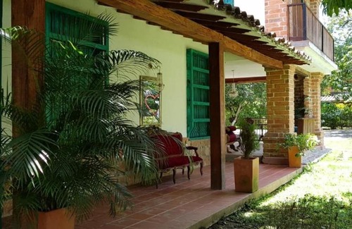 Santa Fe de Antioquia Hotel | FINCA HOTEL LA PLAYITA