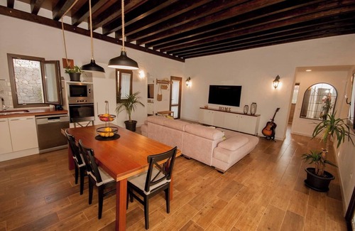 Galdar Villa | Finca 'Jardín del Norte' with Mountain View, Private Pool, Terrace & Wi-Fi