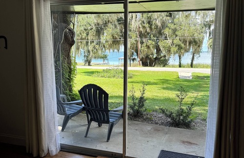 Plymouth House | Find peace & recharge at this 2 bedroom 2 bathroom home on beautiful Lake Harris