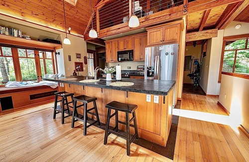 Chelan Cabin | Find serenity with a secluded lakefront cabin | Lake views + Lake Access