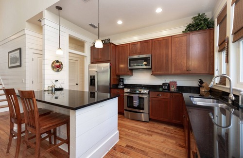Apalachicola House | Find Tranquility at Rivercrest!