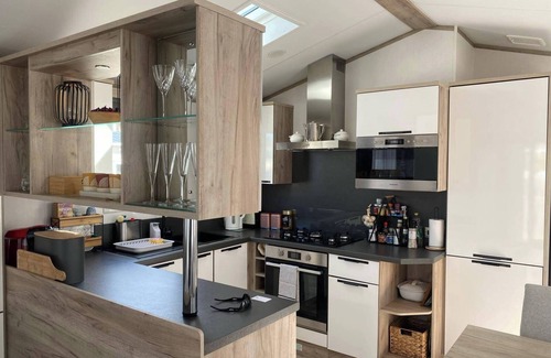 Forres Cabin | Findhorn Lodge - Peaceful - Pets - Sleeps 4