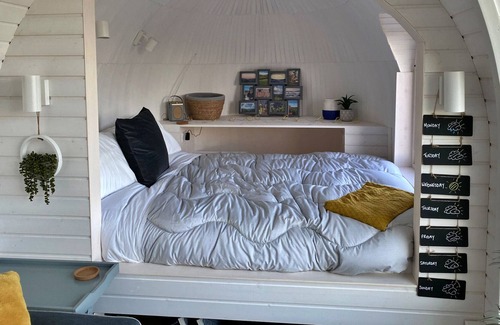 Looe Ski Chalet | Finest Retreats | Jam First Cabin