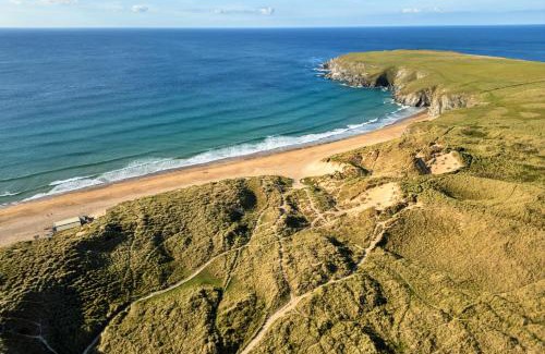 Holywell House | Finest Retreats - Romany Rye