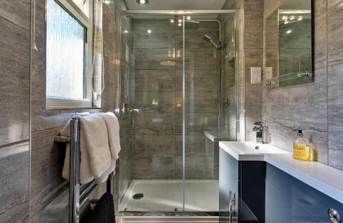Wedmore House | Finest Retreats - Rosebud Cottage