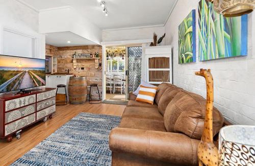 Fingal Bay House | Fingal Pines Getaway, Apartment