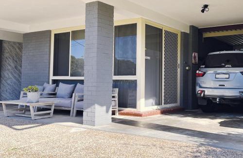 Fingal Bay House | Fingal Pines Getaway, Apartment
