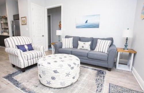 Long Beach House | Fins Up