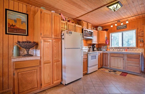 Meadow View Heights Cabin | Fire Pit + Stunning Views ~ 2BD 1 BTH Mountain Cabin - Quiet, Dead End Lane