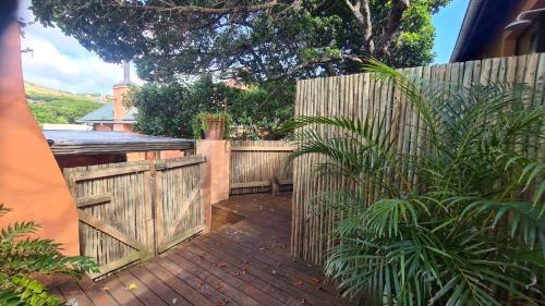 Kenton on Sea Apartment | Firefly Cottage: Cosi nest tucked away in garden