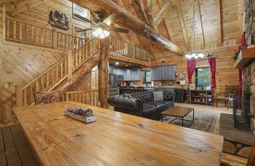 Carbon Hill Cabin | Firefly Hollow Lodge | Private Lot | Secluded