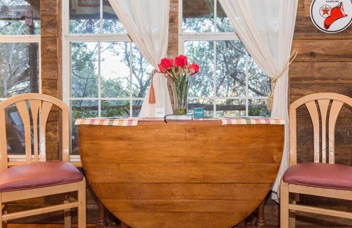 Marble Falls House | Firehouse Cabin at Hamilton Creek