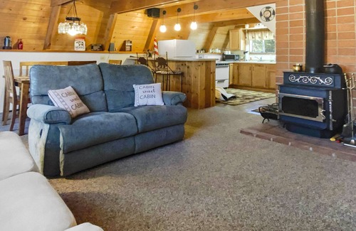 Meadow View Heights Cabin | Fireside Cottage private & located in Duck Creek Village near National Parks