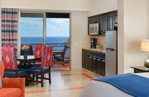 Sunset Beach Hotel | First class Golf & Spa resort- All suites with terrace and Pacific Ocean view.
