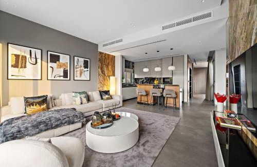 Dubai Apartment | FIRST CLASS Villa Private Pool & Garden Bliss