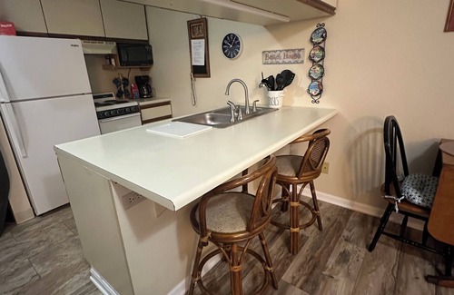 Oak Harbor Condo | First Floor Lake Erie GreenCove Condo w Boat Slip for Fishing or Bird Watching