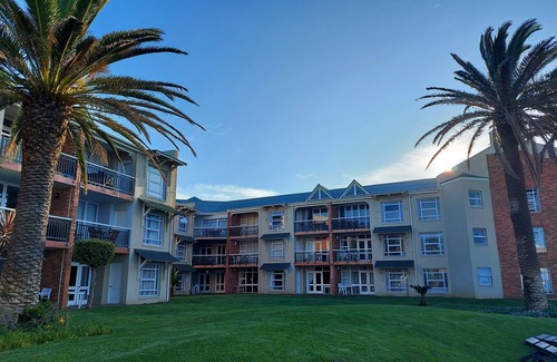 Summerstrand Apartment | First Group Brookes Hill Suites
