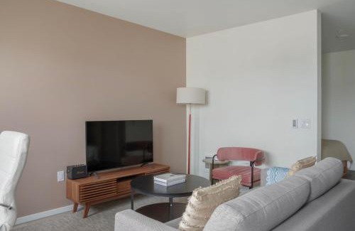 Yesler Terrace Apartment | First Hill studio w gym bbq nr park SEA-636