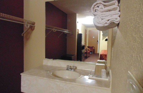 Fairmont City Hotel | First Western Inn