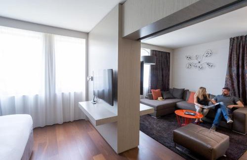 Matabiau Hotel | FirstName Toulouse, part of JdV by Hyatt