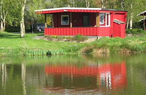 Detern Apartment | Fischerhütte - Ferienhof Am Birkensee, 55125